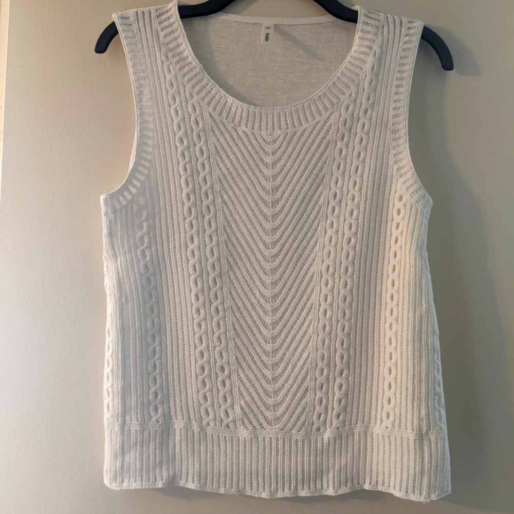 White sleeveless shirt